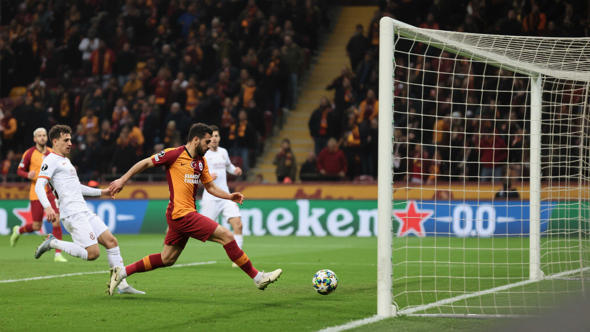 尤文半场2-1领先维达德:伊尔迪兹双献佳作,洛奇攻入精彩一球 尤文半场2-1领先维达德:伊尔迪兹双献佳作,洛奇攻入精彩一球